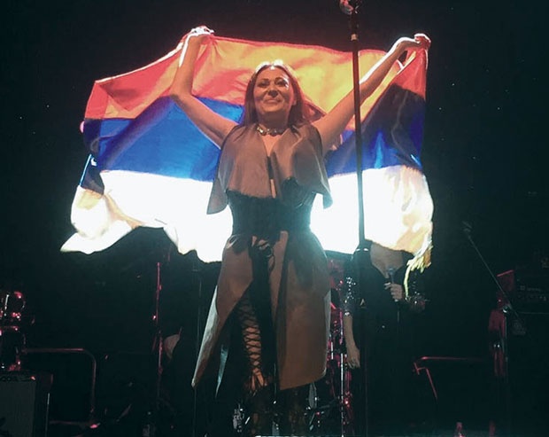 ОМЛАДИНА У ХРВАТСКОЈ ОПСЕДНУТА СРПСКИМ ТУРБО-ФОЛКОМ: Сањају да оду на Цецин концерт, луде за Даром, Секом и Сандром Африком